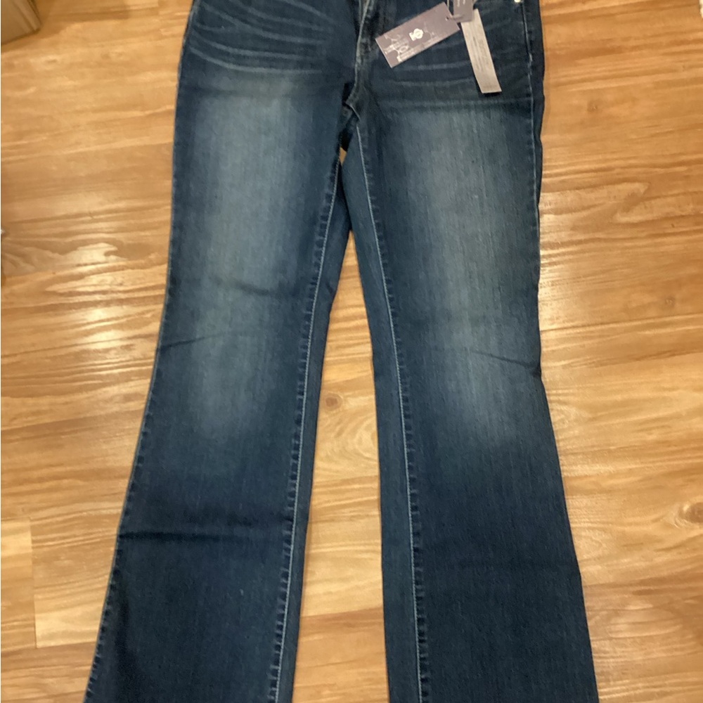 Jennifer Lopez Mid Rise Dark Blue Boot Cut Stretch Jeans Size 8 NWT